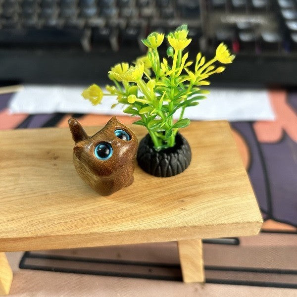 Curious Cat Carving, Guaiac wood/ Rosewood 😻